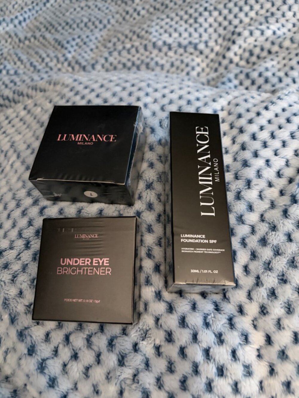 Luminance Milano Makeup 3 piece set sealed - Picture 2 of 9